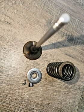 Triumph T1130455 Rocket Iii Inlet Valve Used